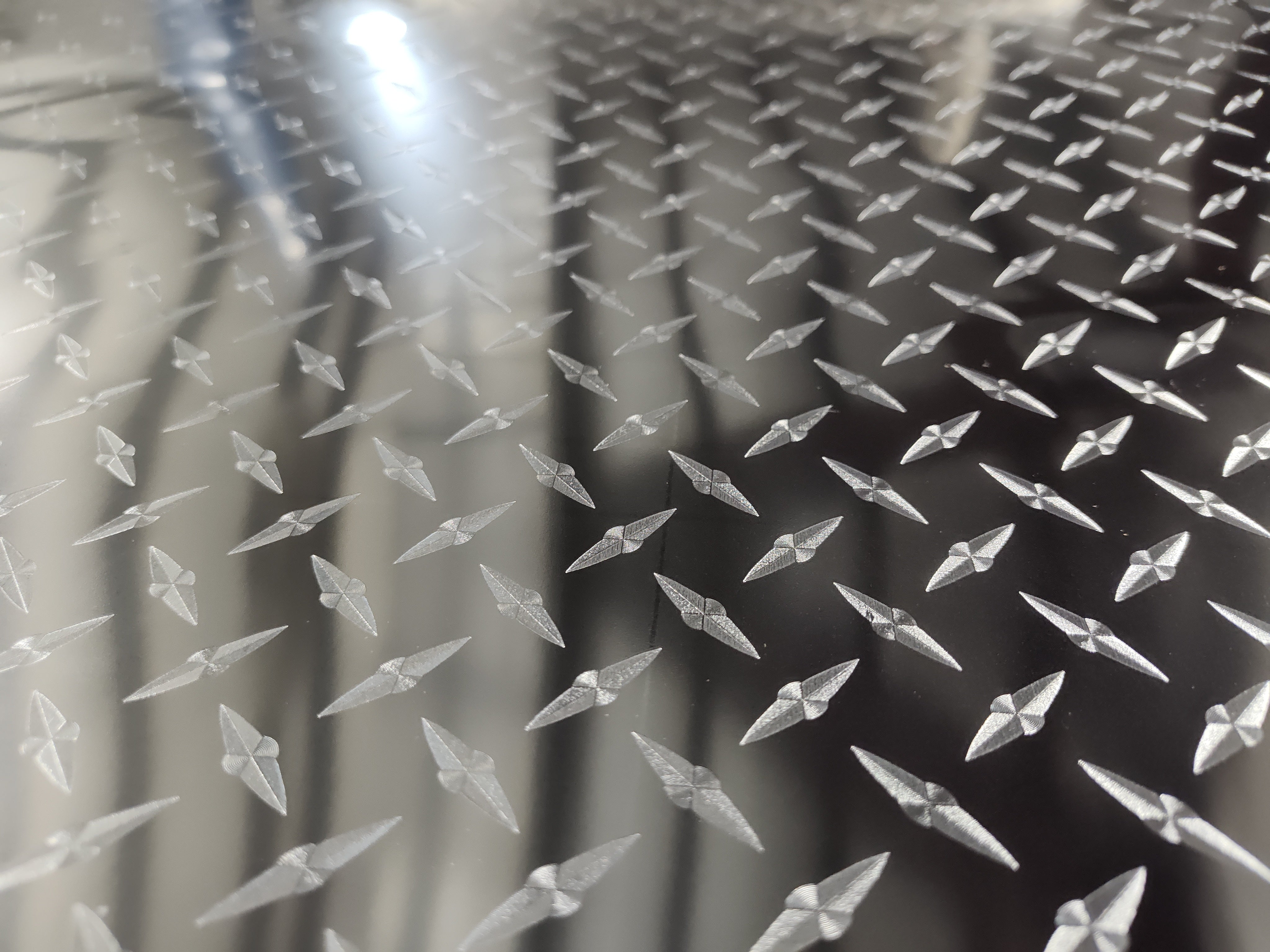 Chrome Diamond Plate Sign Vinyl – RGI